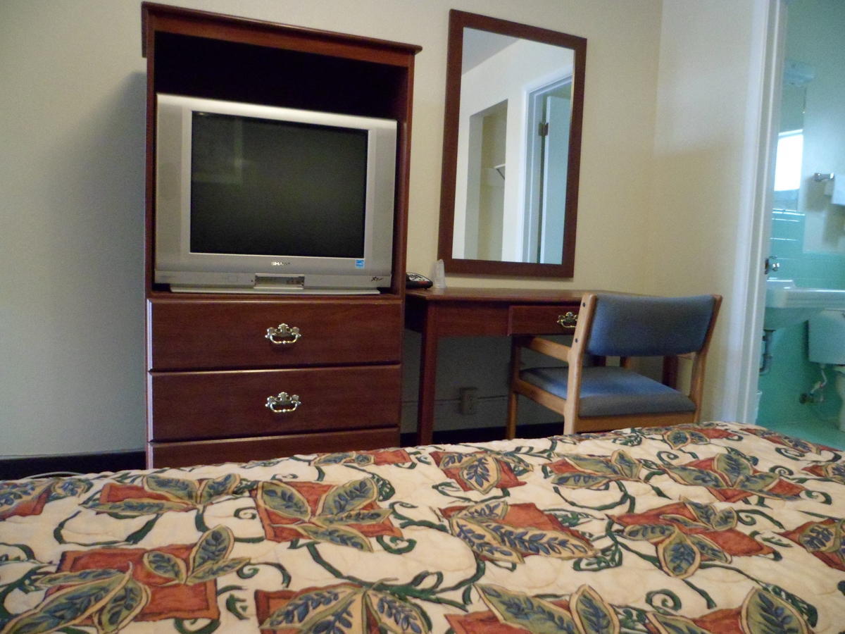 Belmont Motel Roswell Room photo